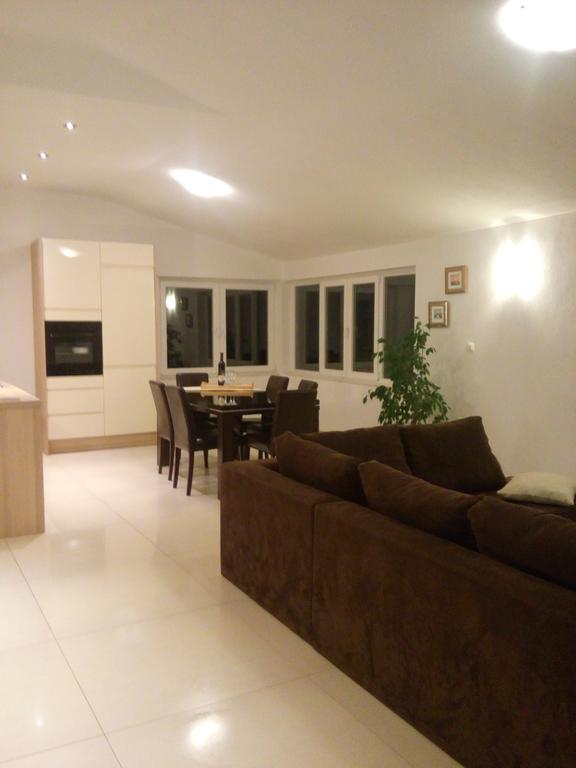 Adriatic Rose Apartment Турань Экстерьер фото